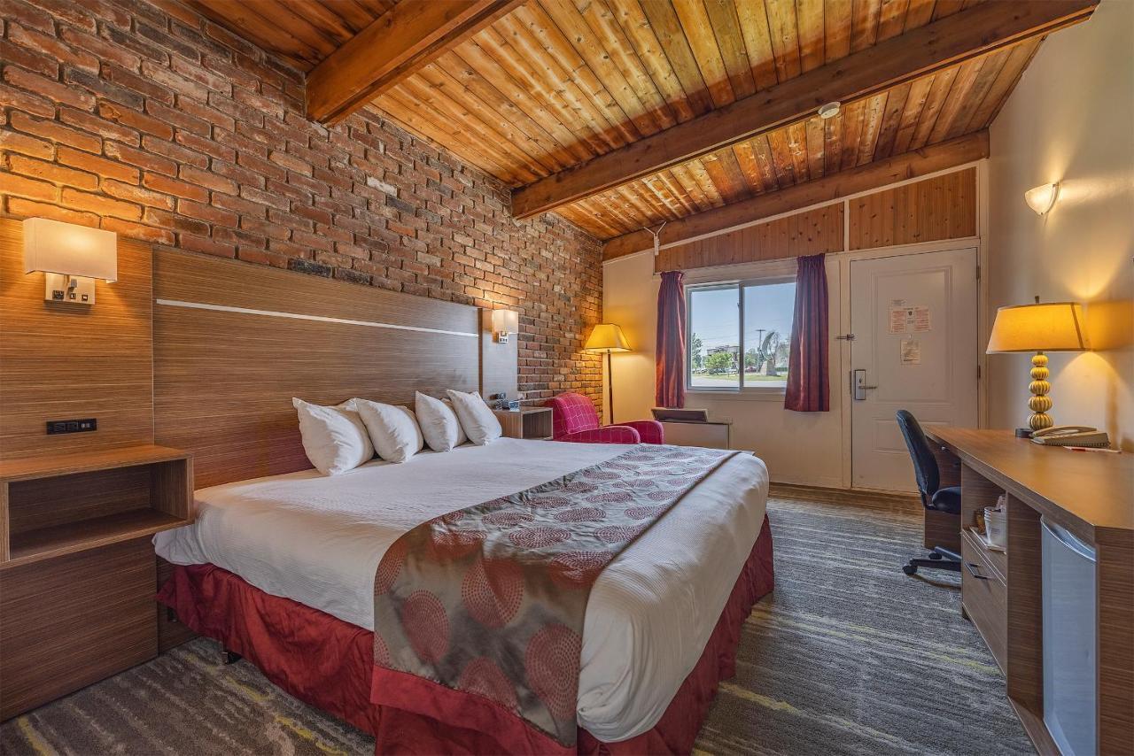 Ramada By Wyndham 1000 Islands Gananoque Hotel Luaran gambar