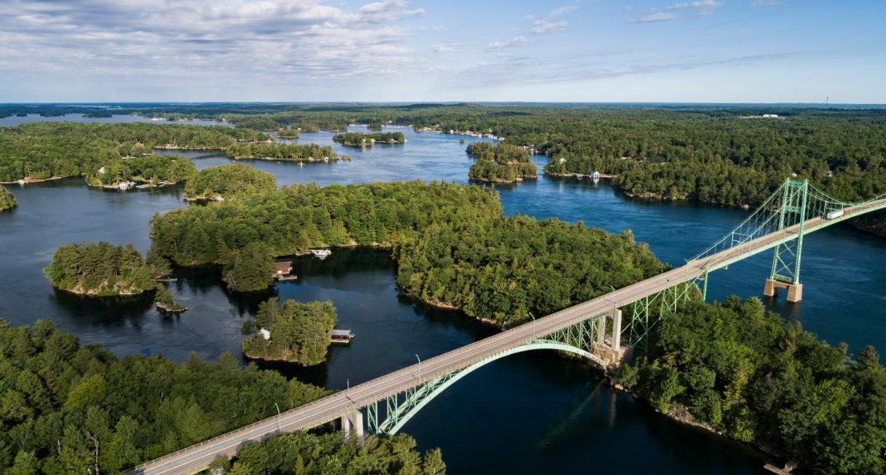 Ramada By Wyndham 1000 Islands Gananoque Hotel Luaran gambar